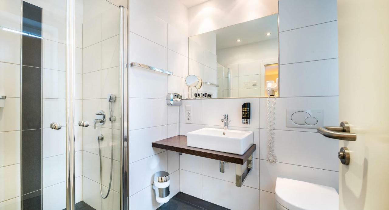 Schroeders Stadtwaldhotel Трир Экстерьер фото